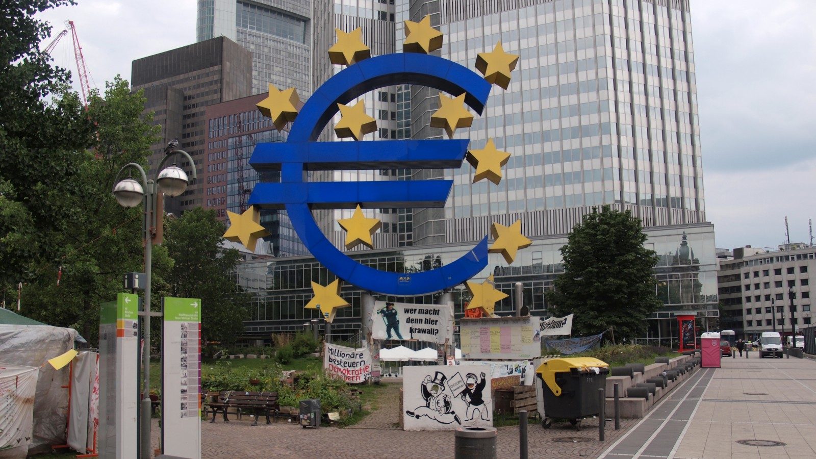 מחאה מחוץ לבנק המרכזי האירופי (צילום ארכיון: ויקיפדיה)