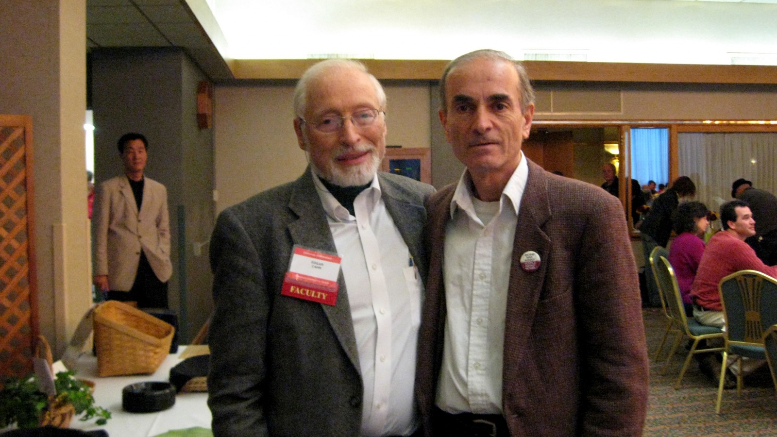  גדעון ברוידא, מייסד בנק הזמן בישראל (מימין) עם אדגר קאהן, מייסד בנק הזמן בארה"ב, 2008 (צילום: באדיבות גדעון ברוידא)