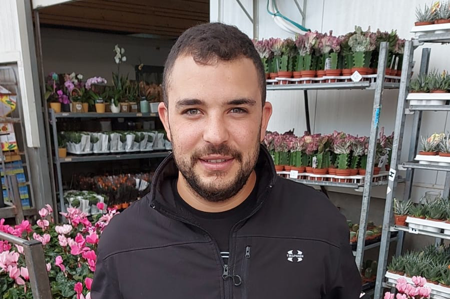 ליאב בגא, בעל עסק לשזירה ומכירת פרחים (צילום: אלבום פרטי)