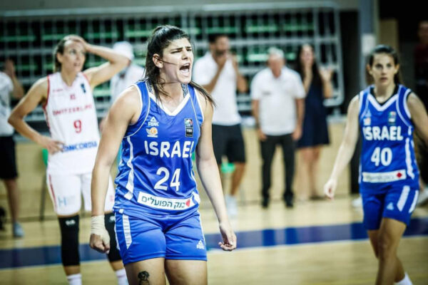 עוברת לאירופה: שחקנית נבחרת ישראל בכדורסל דניאל רבר חתמה באלופת רומניה